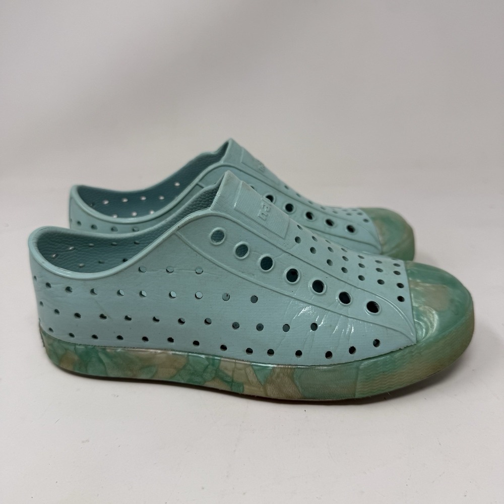 Native Jefferson Piedmont Blue Shell Minty Pearl Gloss Kids Junior Shoes Sz J1